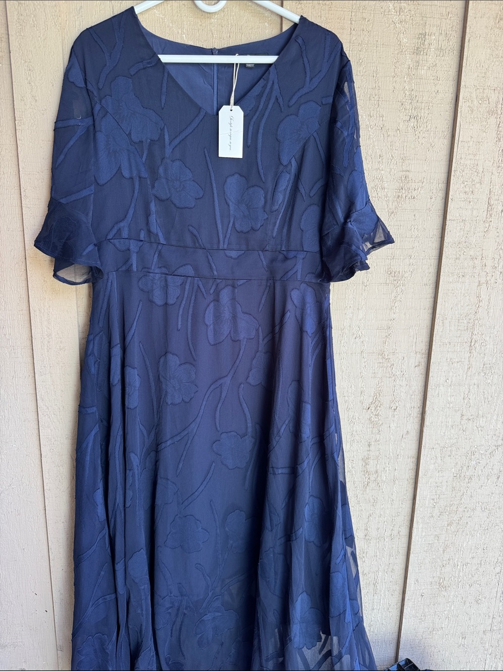 Elegant Navy V-Neck Midi Dress - Picture 8 of 15